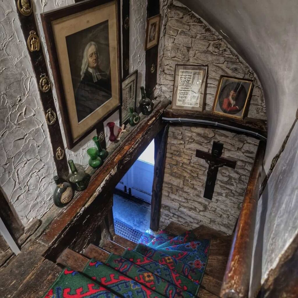 Inside the Ancient Ram Inn