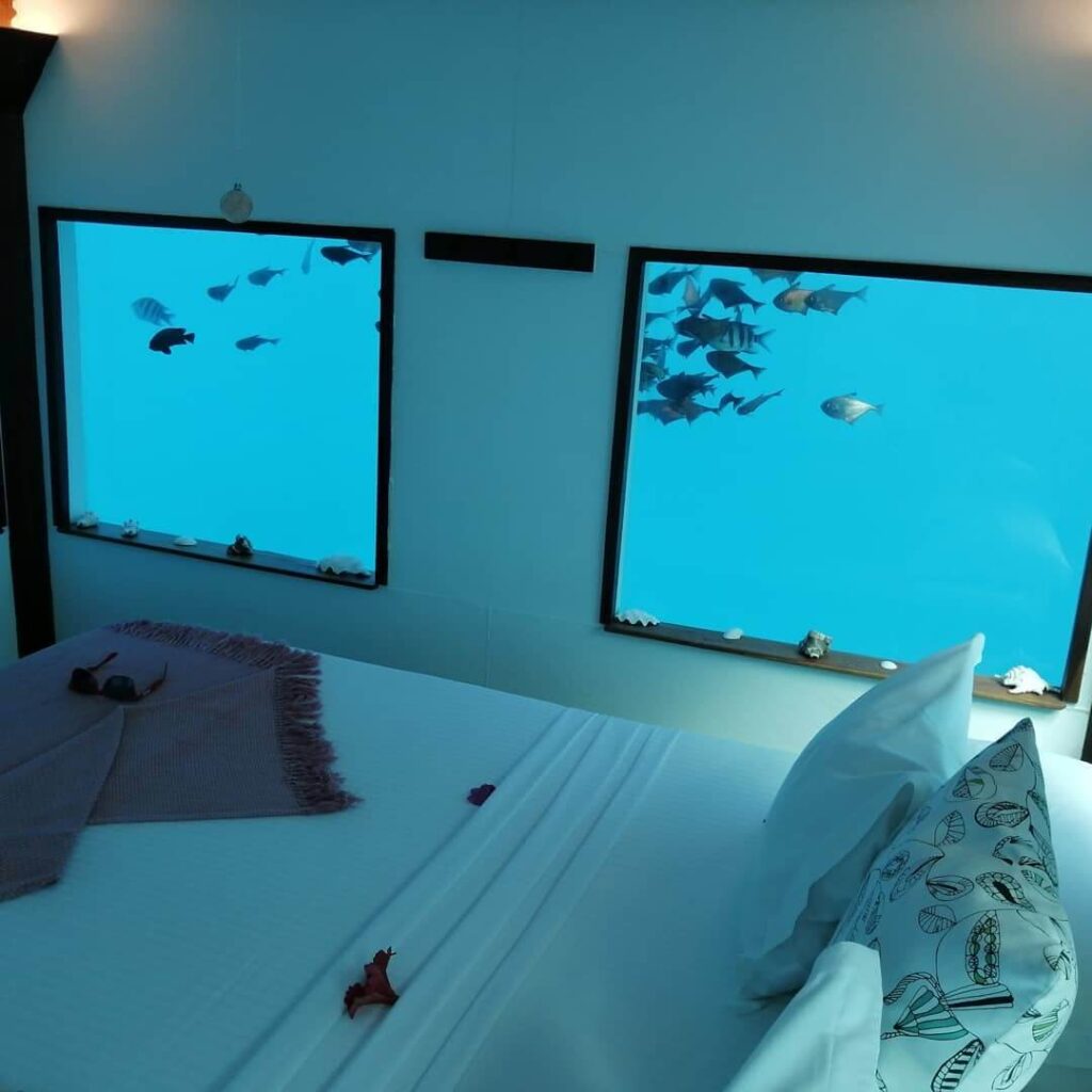 Underwater room